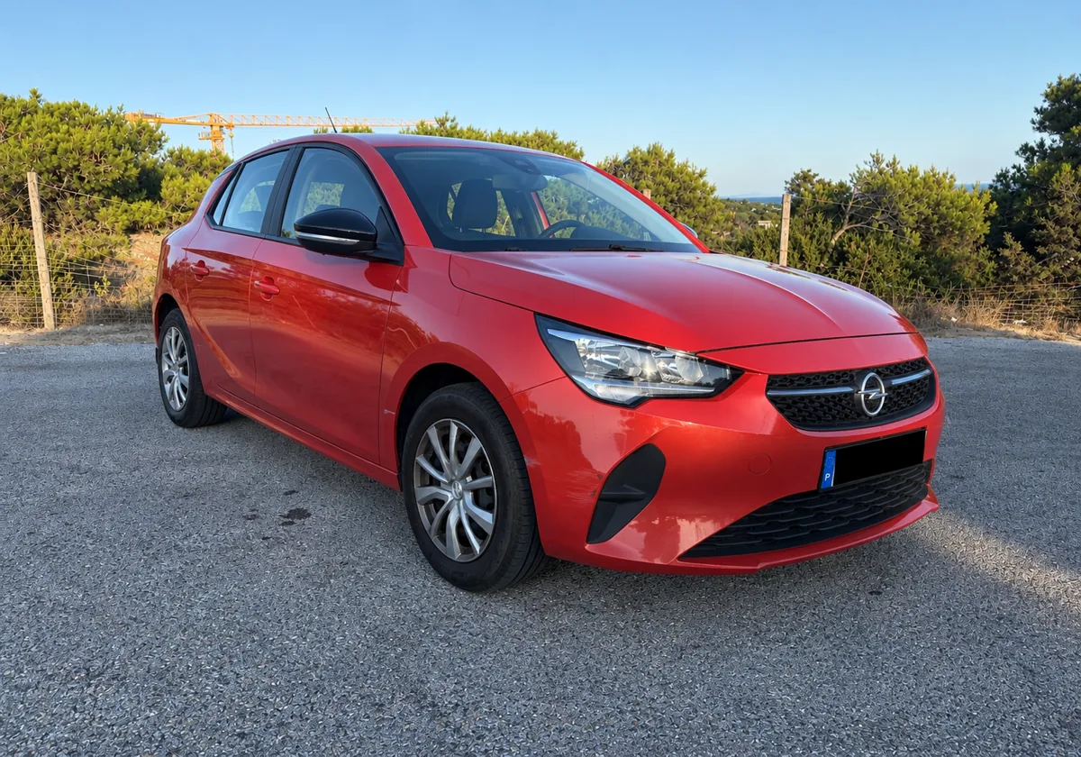 Opel Corsa 2022 a gasolina, disponível para aluguer TVDE